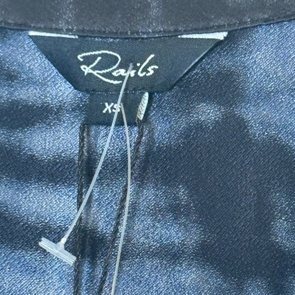 Rails Black Tide Stylish Black and Gray Women's Top NEW - Picture 5 of 8